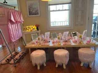SPA long table with theme decoration
